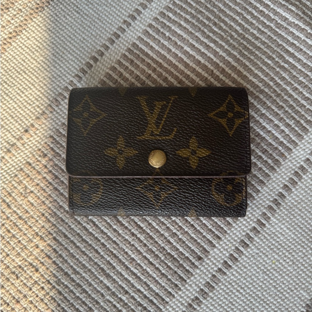 Louis Vuitton Compact Card Monogram Wallet - Picture 2 of 9